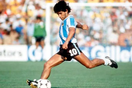 Reveja os gols mais bonitos da carreira de Diego Armando Maradona