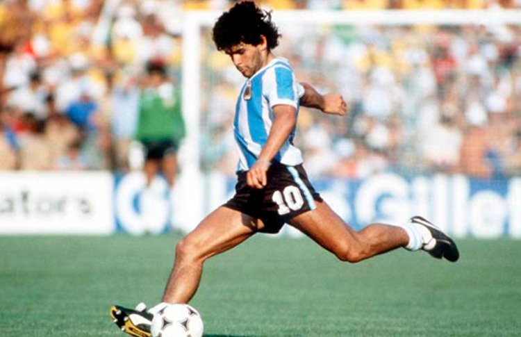 Reveja os gols mais bonitos da carreira de Diego Armando Maradona