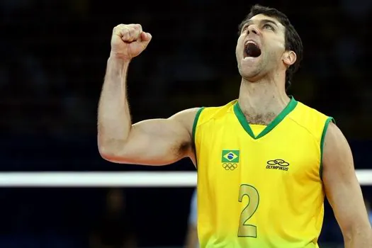 Ex-levantador da seleção brasileira de vôlei, Marcelinho é contratado pela CBV