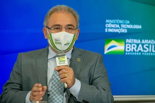 Marcelo Queiroga anuncia aquisição de 4,5 milhões de kits para intubação