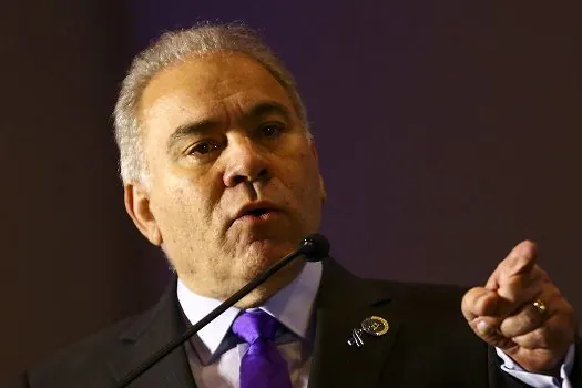 Marcelo Queiroga diz que contratos atuais já preveem vacinas atualizadas