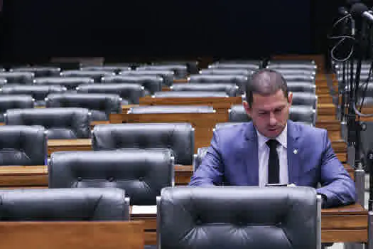 Vice-presidente da Câmara pede análise de pedidos de impeachment contra Bolsonaro