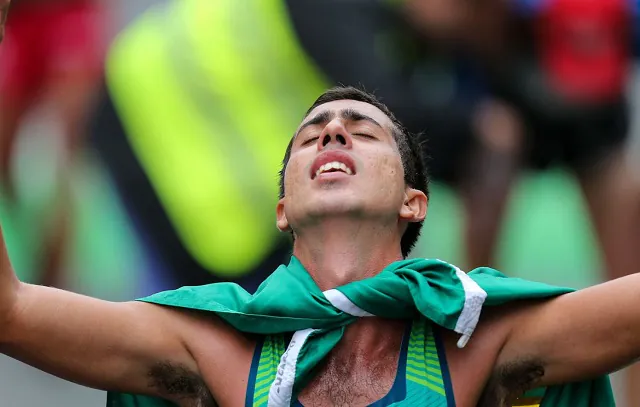 Marcha atlética: Caio Bonfim bate recorde brasileiro nos 20 km