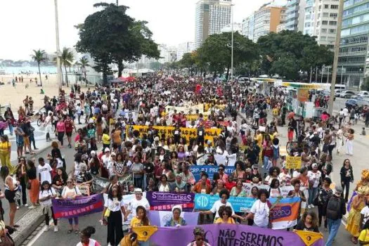 Marcha de Mulheres Negras toma conta de Copacabana