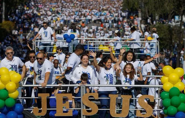 Marcha para Jesus: evangélicos iniciam ato em SP prestigiado por Tarcísio e aliados