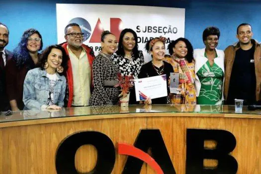 Márcia Damaceno recebe honraria da OAB/Diadema