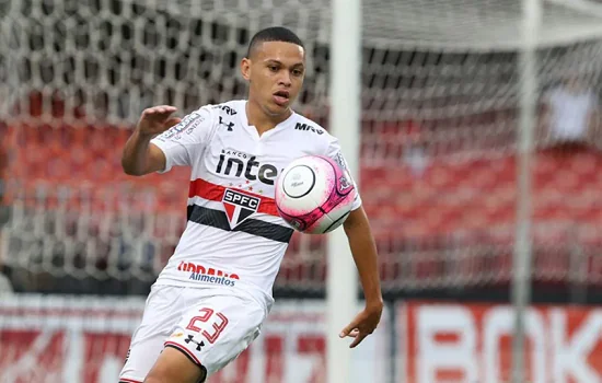 São Paulo apresenta Marcos Guilherme para suprir necessidades ofensivas de Ceni