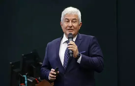 Ministro Marcos Pontes assume pré-candidatura a deputado pelo PL