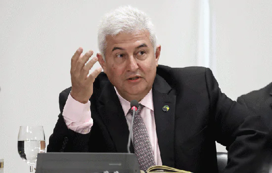 Bolsonaro quer Marcos Pontes no desenvolvimento de vacina