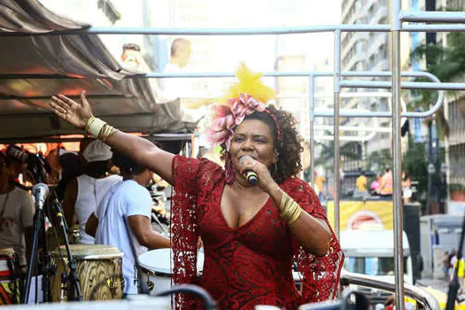 Margareth Menezes comanda bloco de rua em São Paulo_x000D_