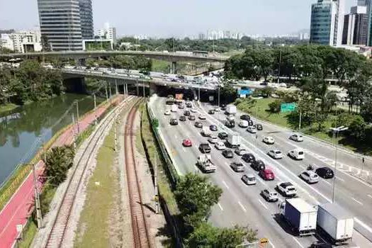 Linha 9-Esmeralda e Marginal Pinheiros serão bloqueadas parcialmente para obras do Metrô