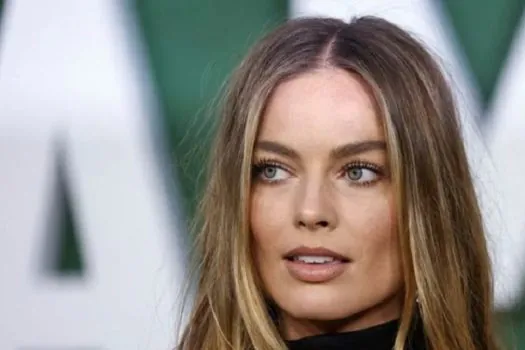 Babilônia: Margot Robbie convenceu diretor a fazer cena de beijo com Brad Pitt