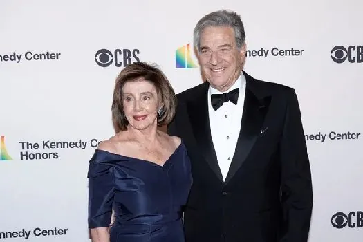 Nos EUA, marido de Nancy Pelosi é violentamente agredido em casa