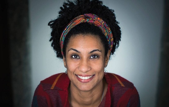 Justiça manda soltar mulher do acusado da morte de Marielle Franco