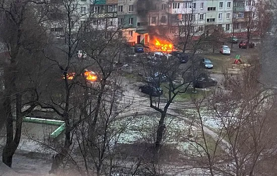 Primeiro comboio de civis escapa da cidade ucraniana Mariupol