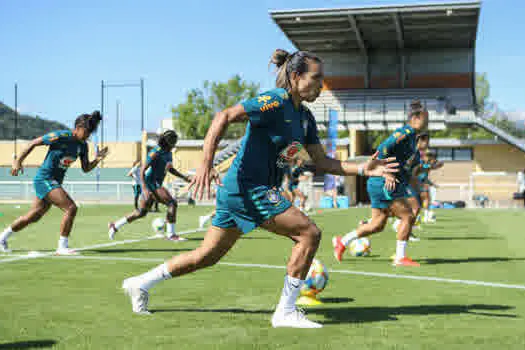 Desfalcada de Marta, seleção feminina desafia longo jejum em estreia no Mundial