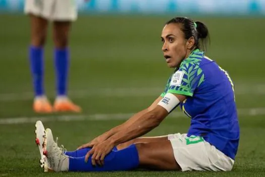 Brasil acaba com sonho de Marta e é eliminado na Copa