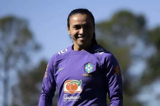 Brasil estreia na Copa do Mundo Feminina com Marta no banco pela primeira vez