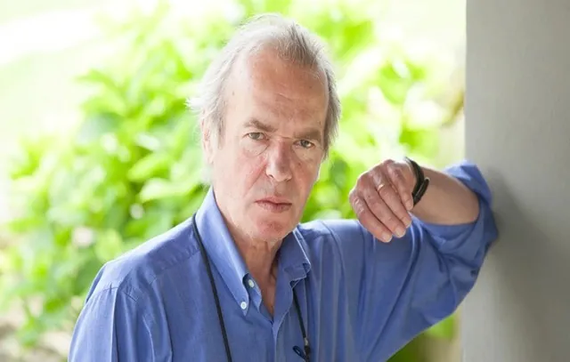 Morre Martin Amis