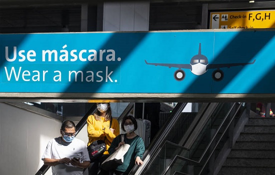 Anvisa torna obrigatório uso de máscara em aeroportos e aviões