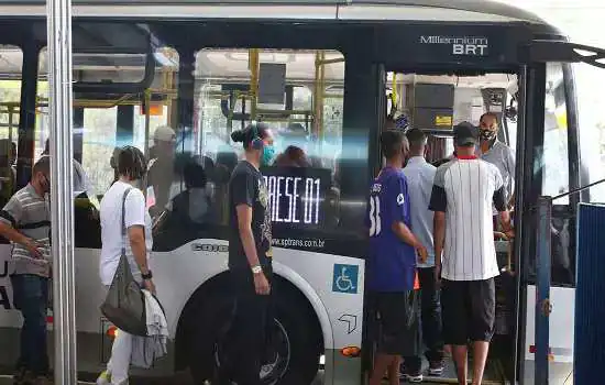 Recomendação do uso de máscara no transporte público