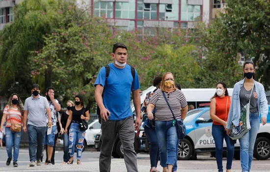 Rio de Janeiro avaliará em março liberação do uso de máscara