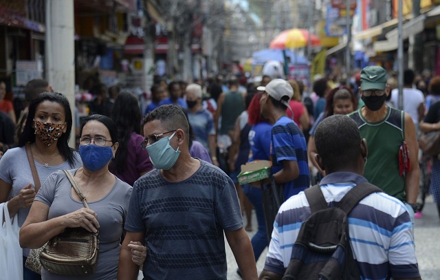 Prefeitura SP entrega mais de 736 mil máscaras para a população em sete dias de ações