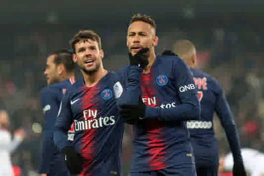 Neymar, Cavani e Mbappé se vingam do Guingamp em massacre do PSG por 9 a 0