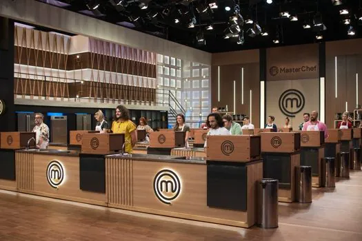 Novo episódio do MasterChef Brasil conta com Caixa Misteriosa e presença de Mohamad Hindi