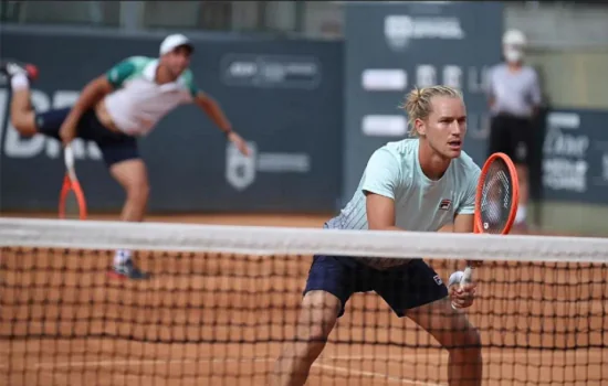 Rafael Matos vence nas duplas em Bastad e Carol Meligeni perde em Budapeste