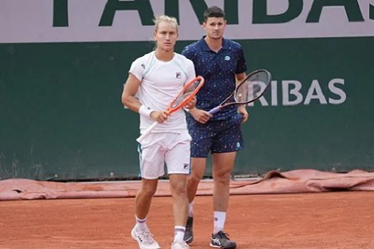 Dupla de Rafael Matos vai às oitavas de Roland Garros