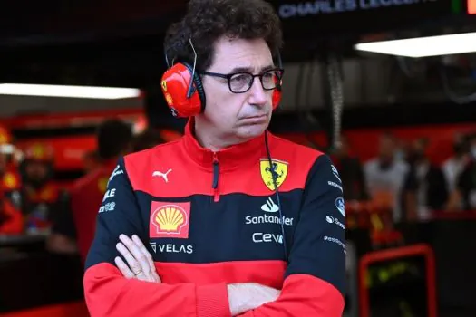 Após polêmicas e erros, Mattia Binotto deixa cargo de chefe de equipe da Ferrari