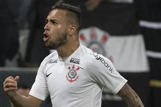 Shakhtar confirma transferência do volante Maycon ao Corinthians