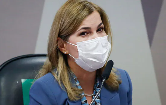 Mayra contradiz Pazuello sobre data em que ministério soube da falta de oxigênio em Manaus