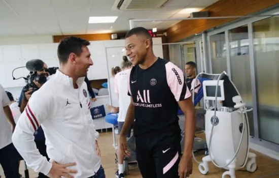 Messi participa de seu primeiro treinamento no PSG; Mbappé pode antecipar saída