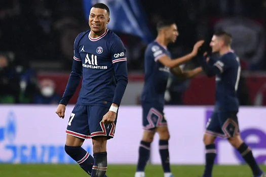 Mbappé se machuca em treino e vira dúvida no PSG para duelo com Real Madrid