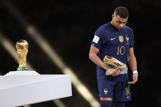 Mbappé herda braçadeira de Lloris e vira capitão da seleção francesa