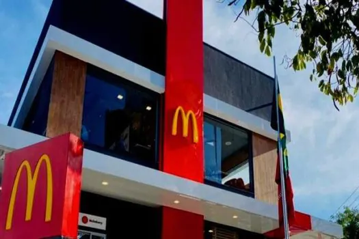 McDonald’s é condenado a pagar R$ 3,8 mi por queimadura em criança nos EUA