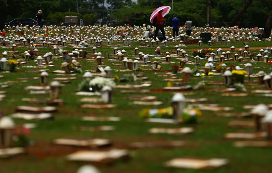 Dia de Finados: Flexibilização de medidas contra covid-19 amplia visitação a cemitérios