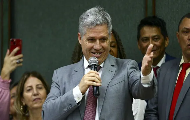 Paulo Teixeira: temos planos emergencial para retomar assentamentos em maio