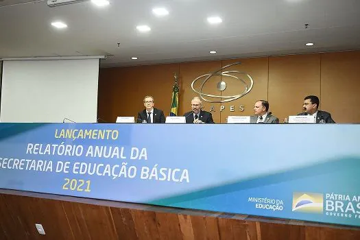 MEC lança relatório com 52 ações na educação básica