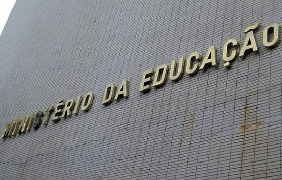 MEC autoriza aulas a distância em escolas técnicas federais de ensino