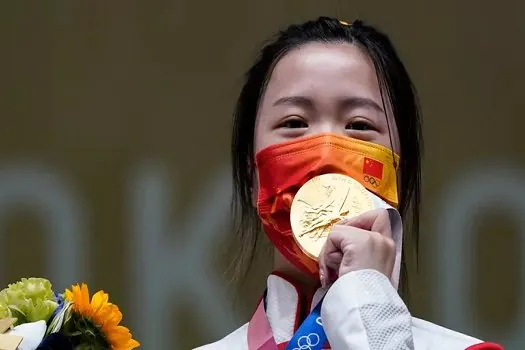 Chinesa do tiro esportivo fatura primeira medalha de ouro da Olimpíada