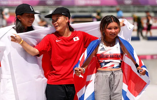 Skatistas Sky Brown e Kokona Hiraki são as medalhistas mais jovens em olimpíadas