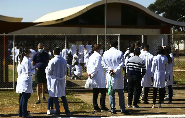 Aumento do número de médicos não reduziu desigualdades