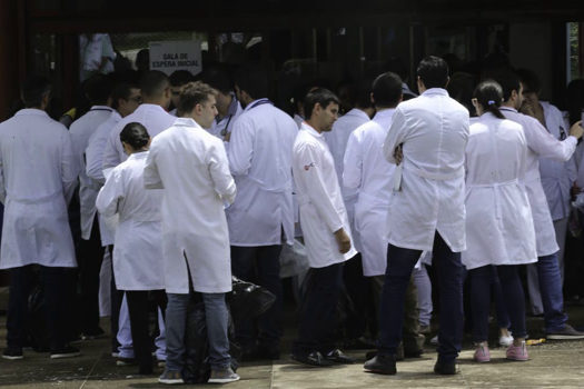 Após reunião com prefeitura, médicos de SP mantêm greve nesta quarta (19)