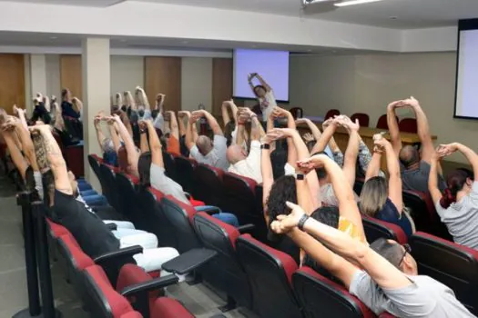 Janeiro Branco: meditação guiada reúne mais de 50 colaboradores da FUABC