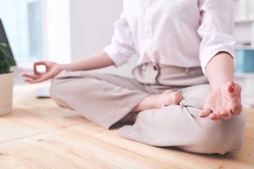 Espaços de meditação passam a fazer parte de ambientes corporativos