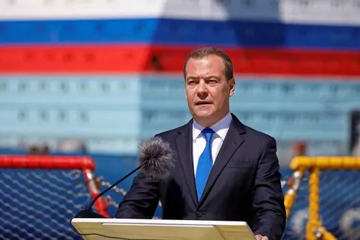 Rússia: Medvedev ameaça usar armas nucleares na Ucrânia e diz não estar blefando