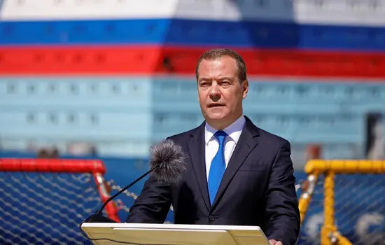 Rússia: Medvedev ameaça usar armas nucleares na Ucrânia e diz não estar blefando